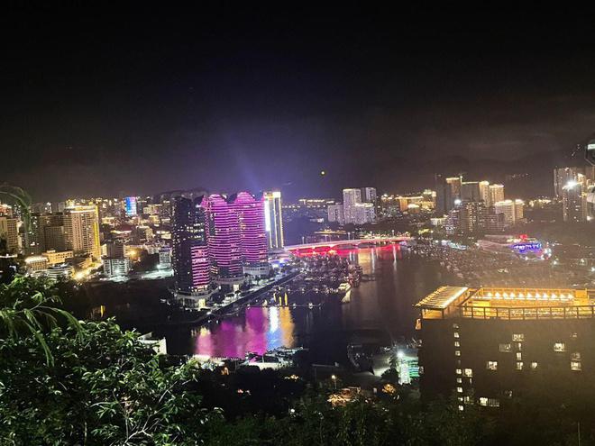 春节旅游攻略:2024年必去的海南三亚5大必游景点!(图6) 春节旅游攻略:2024年必去的海南三亚5大必游景点!(图6)