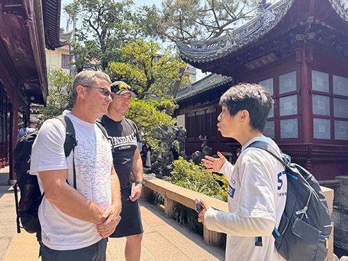 “China Travel”火爆 外国游客尝试中国新玩法(图2)