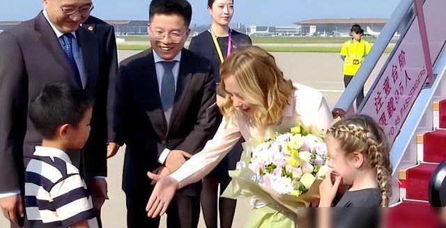 惊艳欧美!法国这回高兴坏了美国没想到中国出手速度如此之快(图7) 惊艳欧美!法国这回高兴坏了美国没想到中国出手速度如此之快(图7)