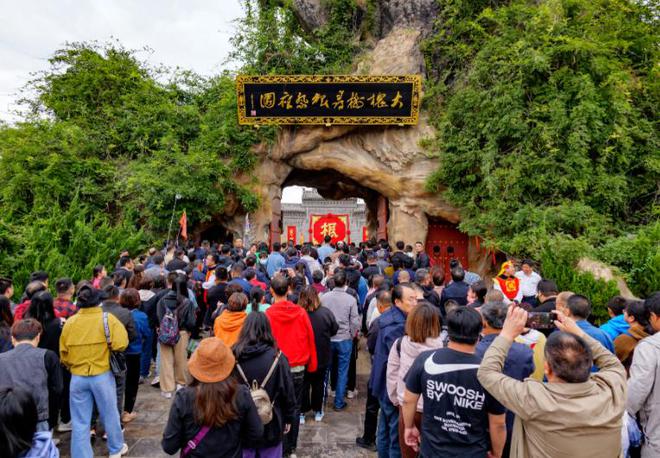 人人人人人!2024年十一假期热门景区排名:第一名并不意外(图1) 人人人人人!2024年十一假期热门景区排名:第一名并不意外(图1)