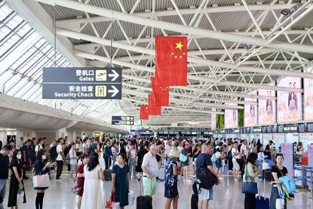 海南机场2024年第三季度实现营业收入841亿元国际航线及客流量大幅增长(图1) 海南机场2024年第三季度实现营业收入841亿元国际航线及客流量大幅增长(图1)