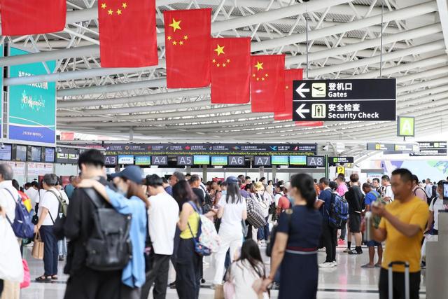 海南机场2024年第三季度实现营业收入841亿元国际航线及客流量大幅增长(图2) 海南机场2024年第三季度实现营业收入841亿元国际航线及客流量大幅增长(图2)