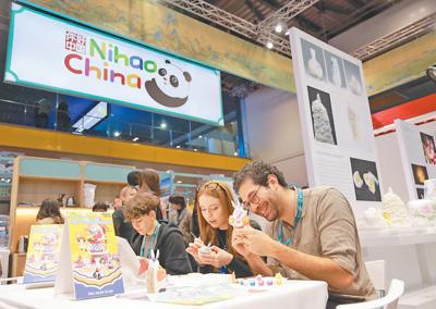 “你好!中国”展区亮相2024年英国伦敦世界旅游交易会:创新旅游产品 促进合作(国际视点)(图1) “你好!中国”展区亮相2024年英国伦敦世界旅游交易会:创新旅游产品 促进合作(国际视点)(图1)