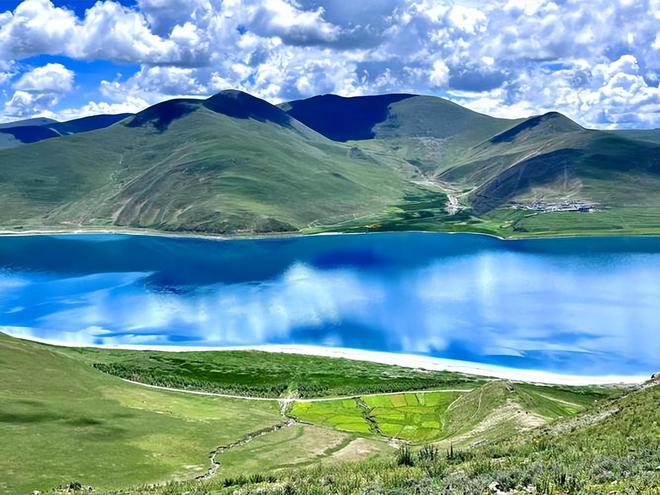 西藏旅游景点有哪些好玩的地方?西藏旅游必去十大景点推荐(图7) 西藏旅游景点有哪些好玩的地方?西藏旅游必去十大景点推荐(图7)